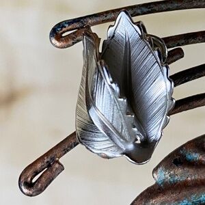 Vintage Giovanni Clip Earrings Leaf Fine Detailed Marked Silver‎ Nature